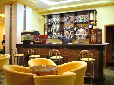 Hotel Diplomat Bukarest Exteriör bild